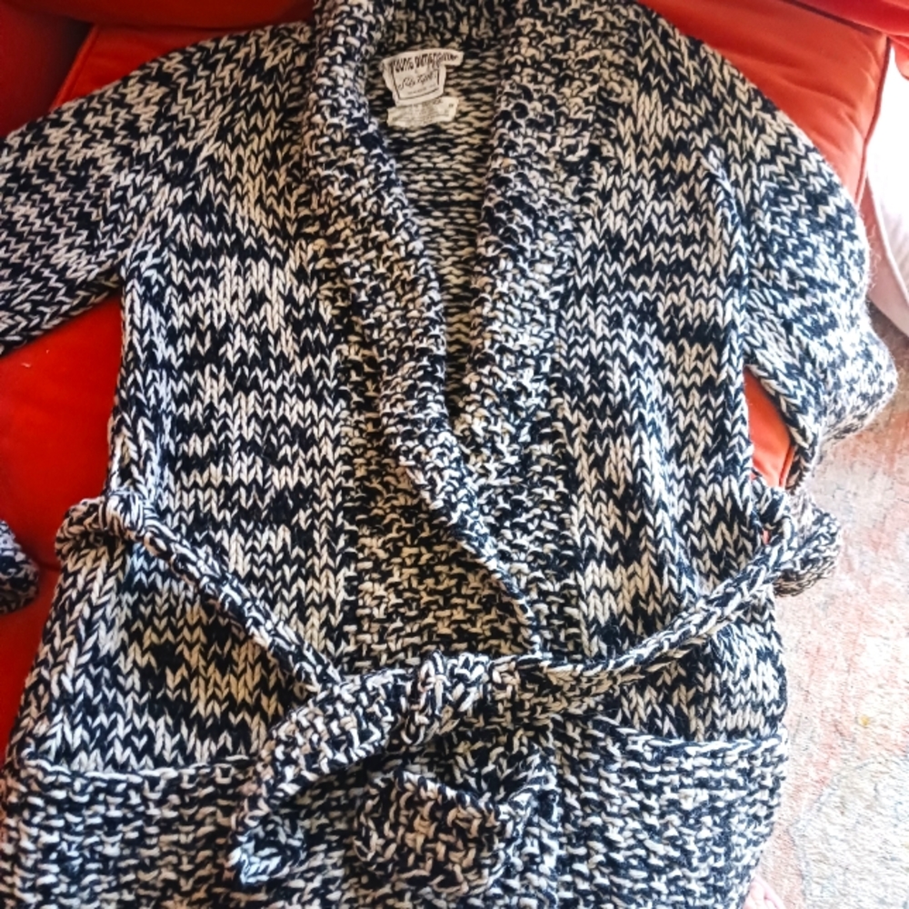 Vintage mint Saks Fifth Ave Italy sweater szM